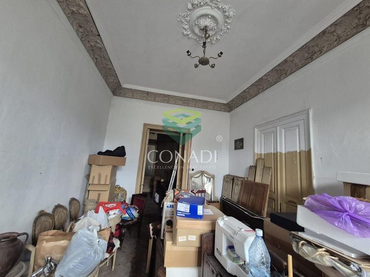 Apartament cu 3 camere decomandat în Victoriei