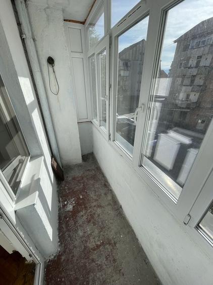 Apartament cu 2 camere decomandat în Petros