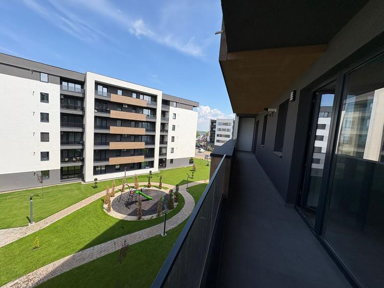 Apartament 3 camere - bloc nou - etaj 3/5 - 1
