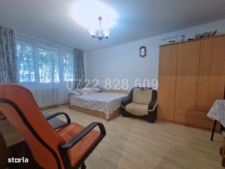 Garsonieră decomandată în Berceni