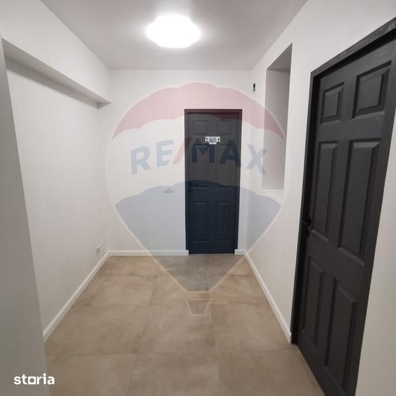 Spațiu comercial, de 245 mp, în Tei