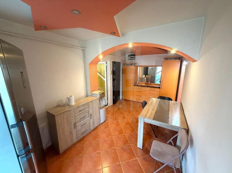 Apartament cu 2 camere decomandat în Rovine