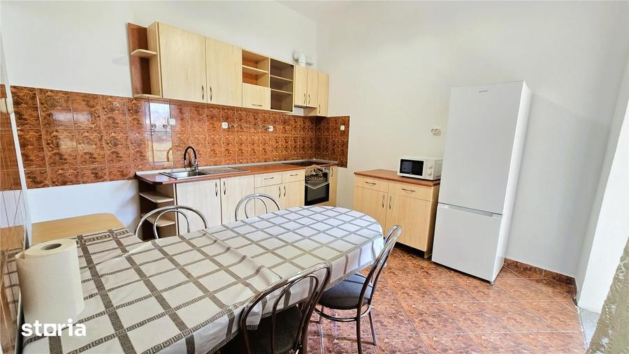 Casă cu 5 camere cu Teren 295 Mp în Central