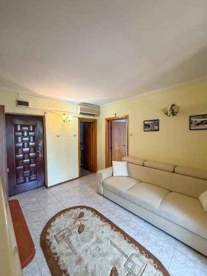 Apartament cu 2 camere semidecomandat, mobilat în P-ța Ovidiu