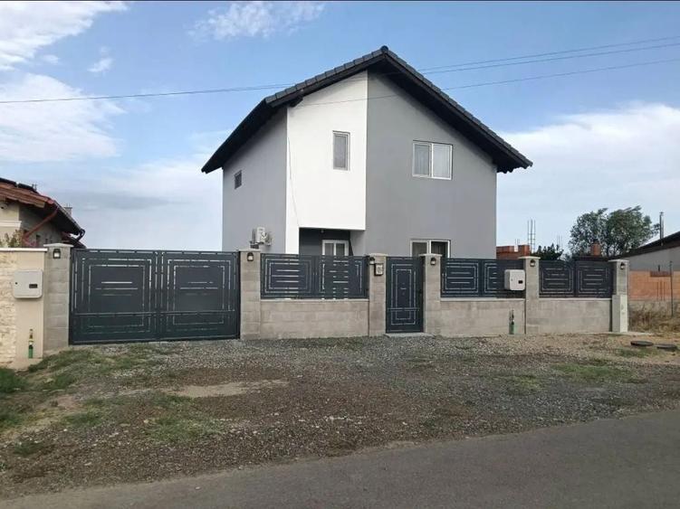 Casă individuală cu 3 camere cu Canalizare în Becicherecu Mic