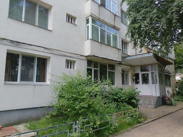 Apartament cu 2 camere semidecomandat în Râșca