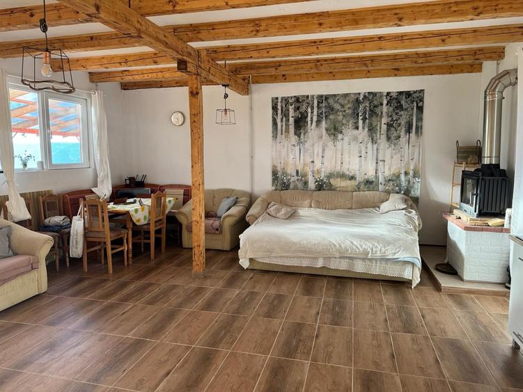 Casă individuală cu 1 camere cu Teren 4000 Mp în Muntele Rece