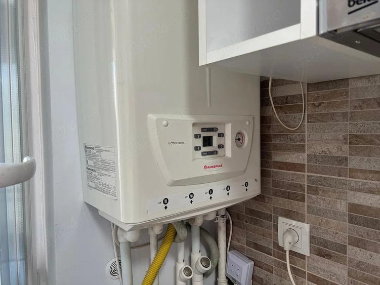 Garsonieră decomandată în Titan