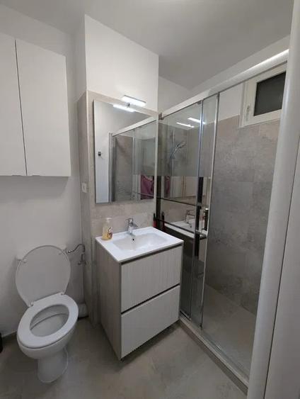 Apartament cu 3 camere decomandat, mobilat în Berceni