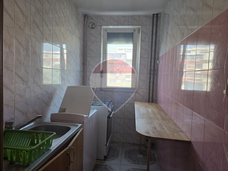 Apartament cu 2 camere semidecomandat, mobilat în Progresul