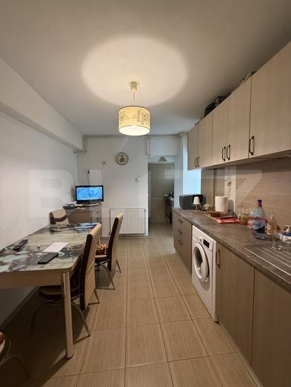 Apartament cu 4 camere decomandat, mobilat în Ultracentral
