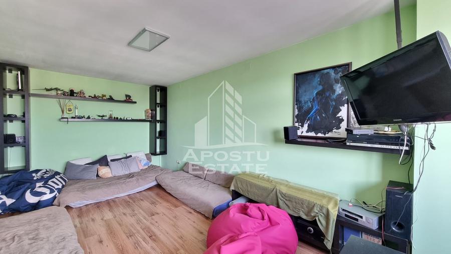 Apartament cu 3 camere decomandat în Cetății