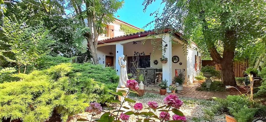 Casă cu Teren 430 Mp în Central