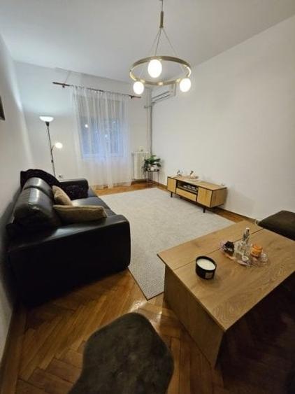 Apartament cu 2 camere decomandat, mobilat în P-ța Muncii