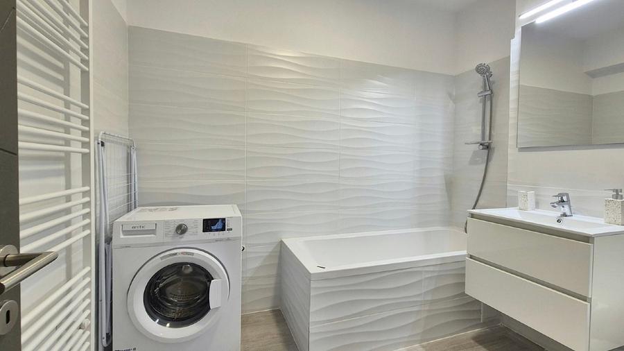 Apartament cu 2 camere decomandat în Triaj