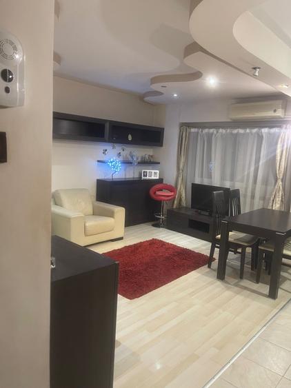 Apartament cu 3 camere decomandat în Arcu