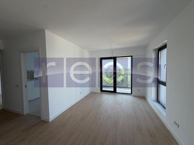 Apartament cu 4 camere, mobilat în Central