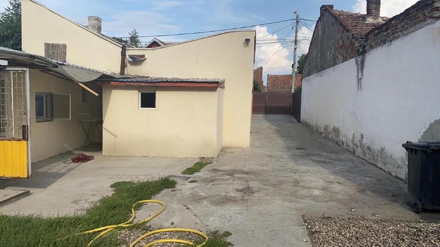 Casă individuală cu 2 camere cu Teren 362 Mp în Șagului