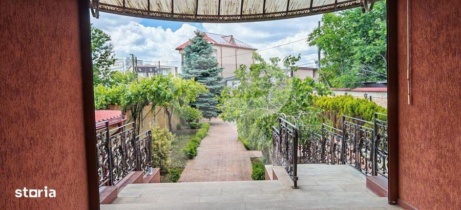 Casă cu 7 camere cu Piscina în Ferentari