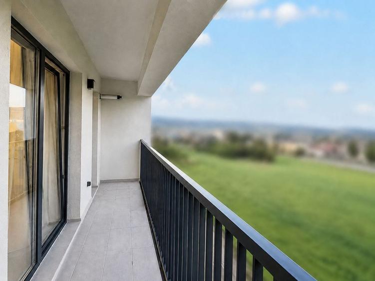 Apartament cu 2 camere semidecomandat, mobilat în Florești
