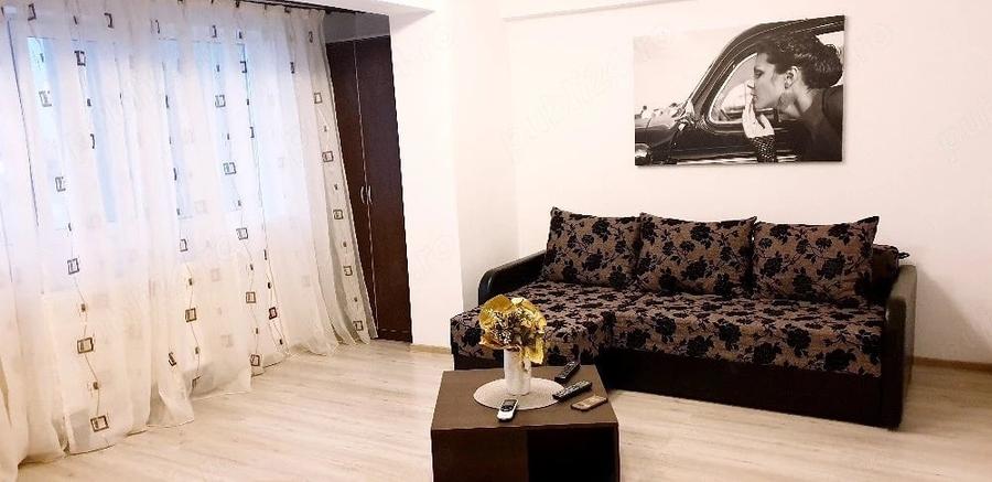 Apartament cu 3 camere decomandat, mobilat în Berceni