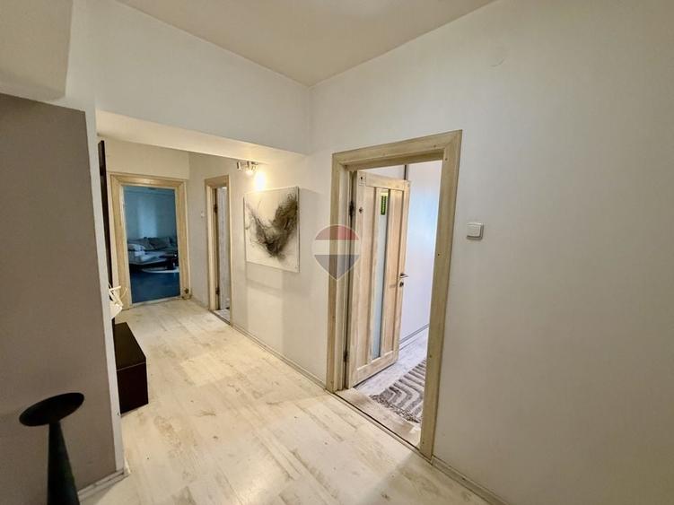Apartament cu 3 camere decomandat în Brăilei