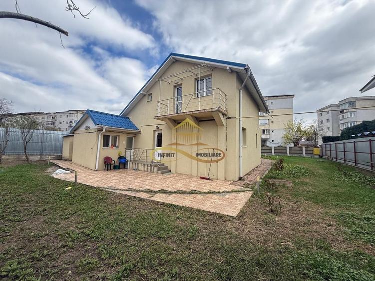 Casă individuală cu 4 camere cu Canalizare în Nord