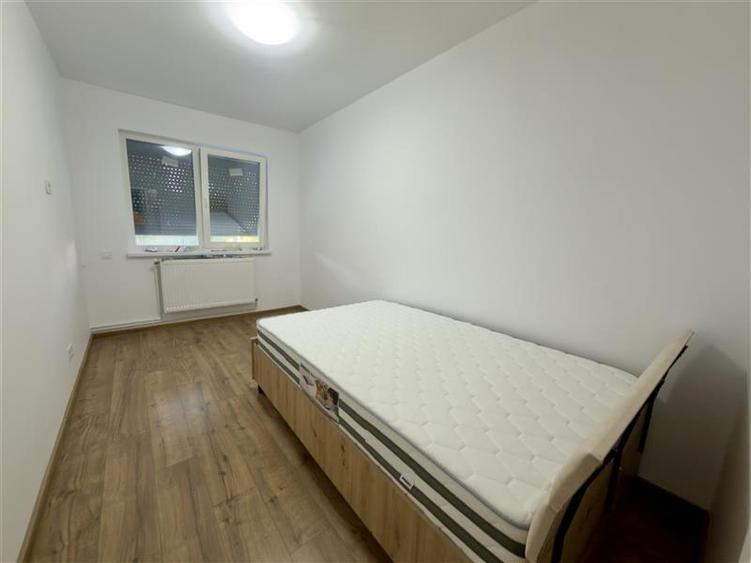 Apartament cu 3 camere decomandat, mobilat în Tătărași