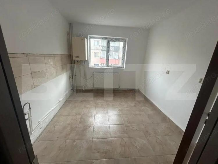 Apartament cu 2 camere semidecomandat în Micro 11