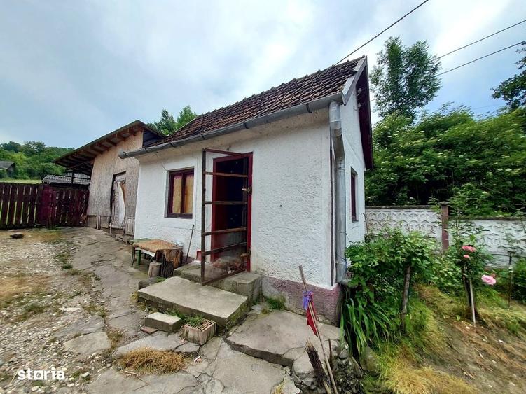 Casă cu 2 camere cu Teren 7000 Mp în Nojag
