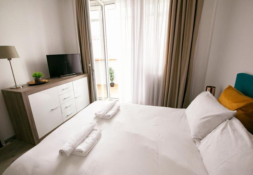 Apartament cu 2 camere semidecomandat, mobilat în Universitate