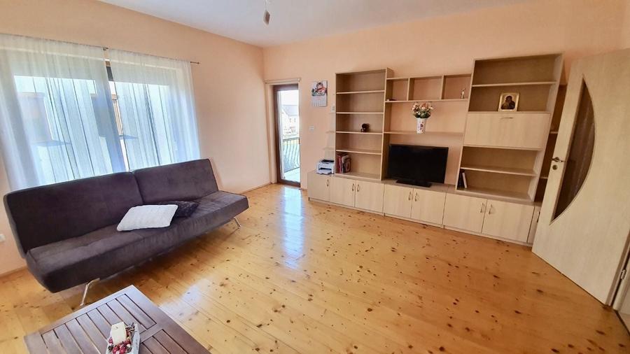 Apartament cu 3 camere decomandat în Braytim
