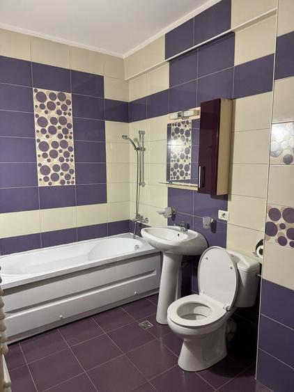 Apartament cu 3 camere decomandat în Petru Rareș
