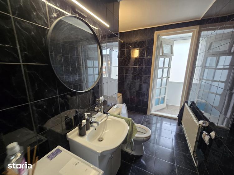 Apartament cu 4 camere în Mărăței