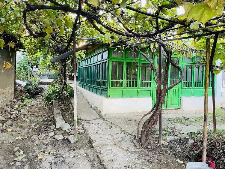 Casă cu Teren 364 Mp în Central