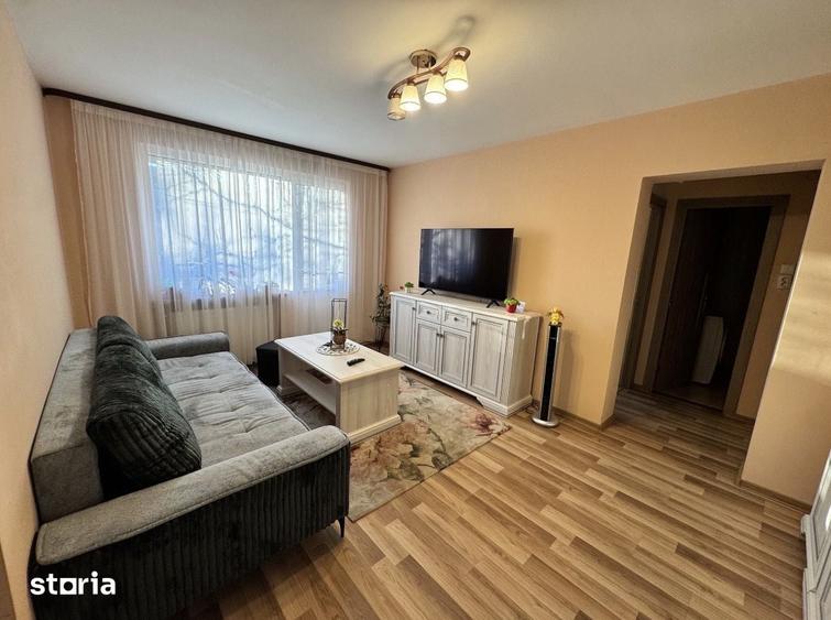 Apartament cu 3 camere în Săsar