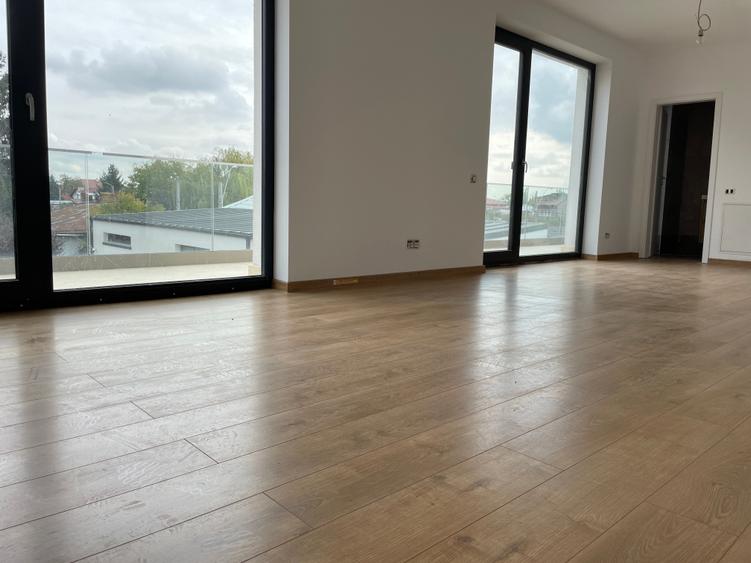 Apartament cu 3 camere decomandat în Bucureștii Noi