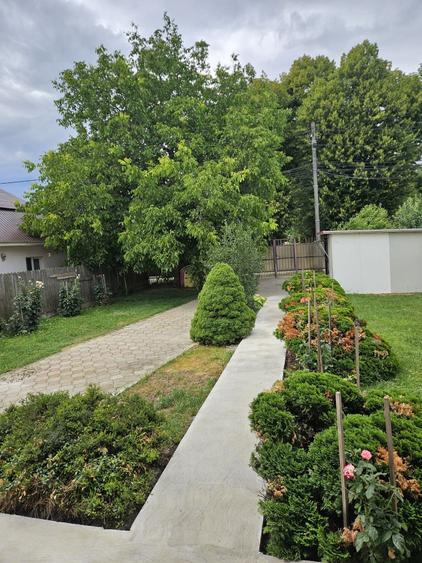 Casă cu 4 camere în Exterior Vest
