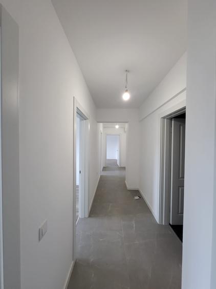 Apartament cu 3 camere decomandat în Vișani