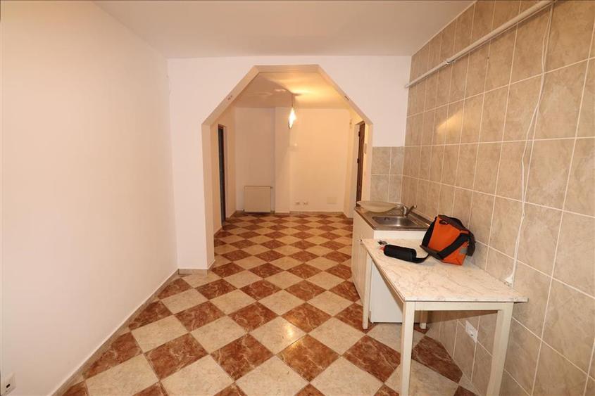 Spațiu comercial, de 86 mp, în Est