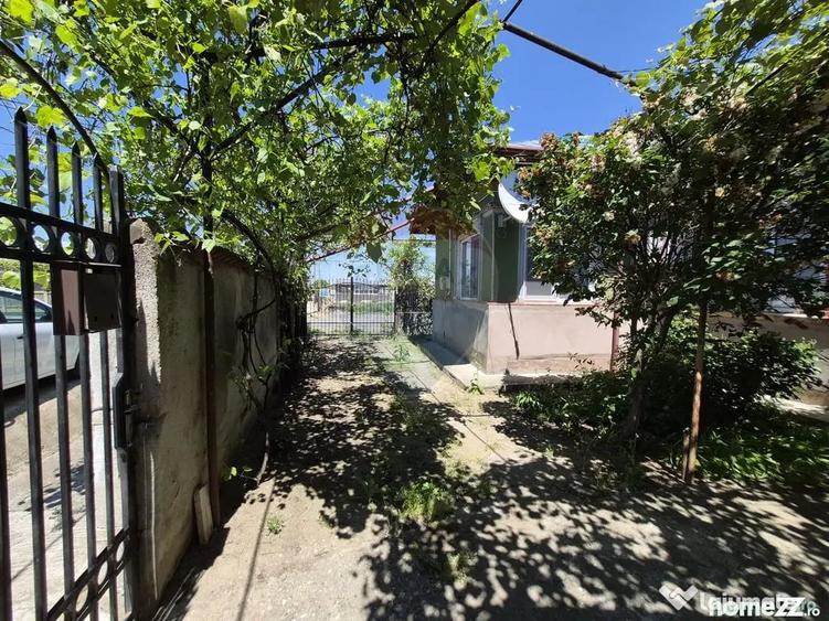 Casă cu 4 camere cu Teren 662 Mp în Crețești