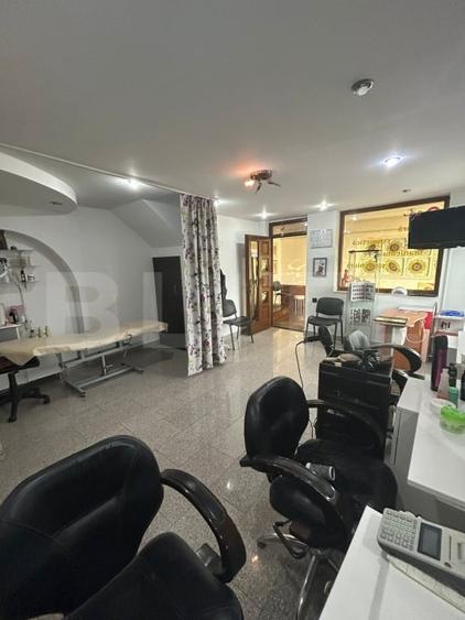 Apartament cu 5 camere decomandat, mobilat în Reghin