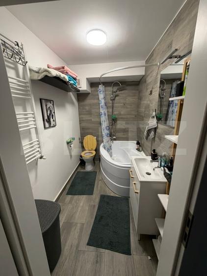 Apartament cu 3 camere semidecomandat, mobilat în Baciu