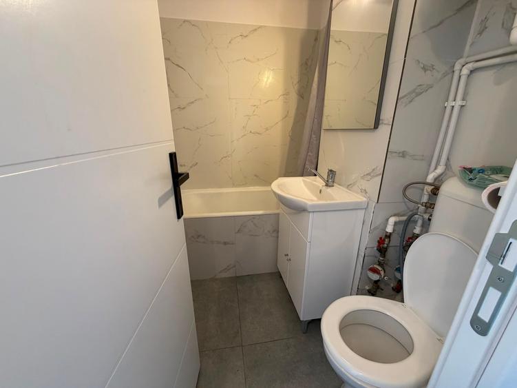 1 Decembrie 1918 3 Camere Decomandat Renovat Bloc 1977 Reabilitat 5 Min Metrou - 12