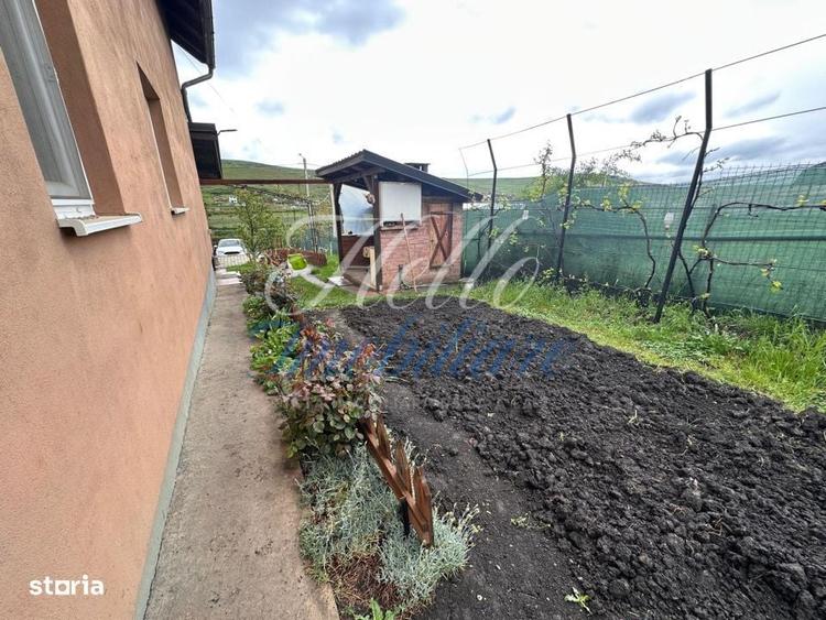 Casă cu 3 camere în Câmpenești