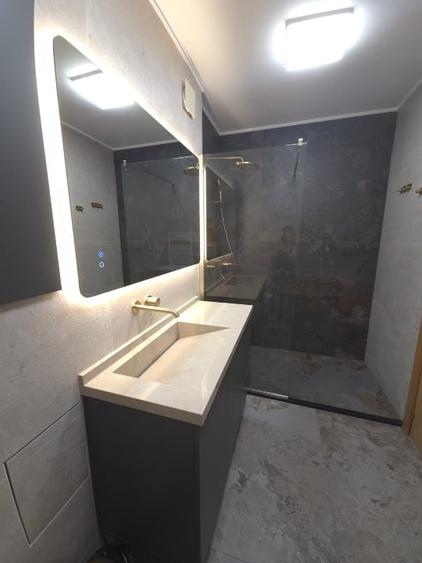 Apartament cu 3 camere decomandat, mobilat în Central