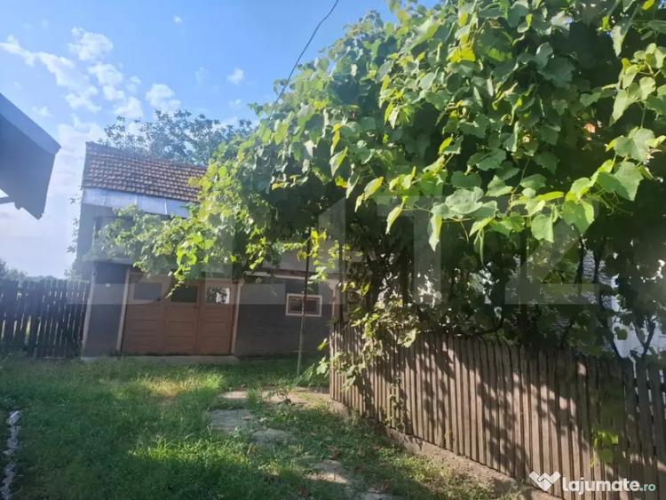 Casă cu 5 camere cu Teren 2100 Mp în Gura Foii