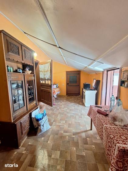Casă cu 3 camere cu Teren 2420 Mp în Central