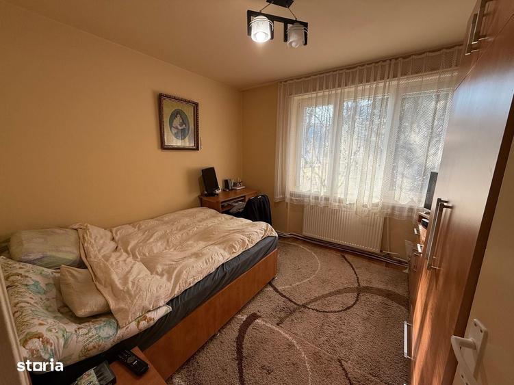 Apartament cu 3 camere semidecomandat în Central