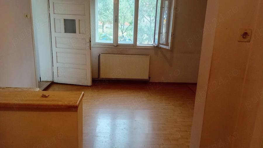 Casă cu 5 camere cu Teren 375 Mp în Central